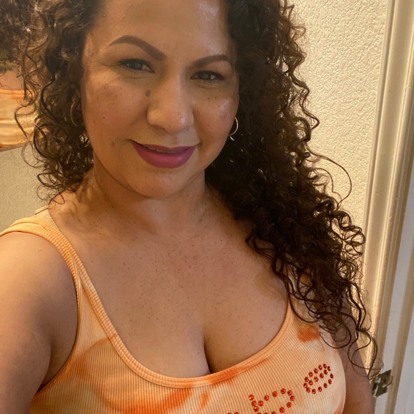 Meet your Posher, Brenda - Picture 3 of 4